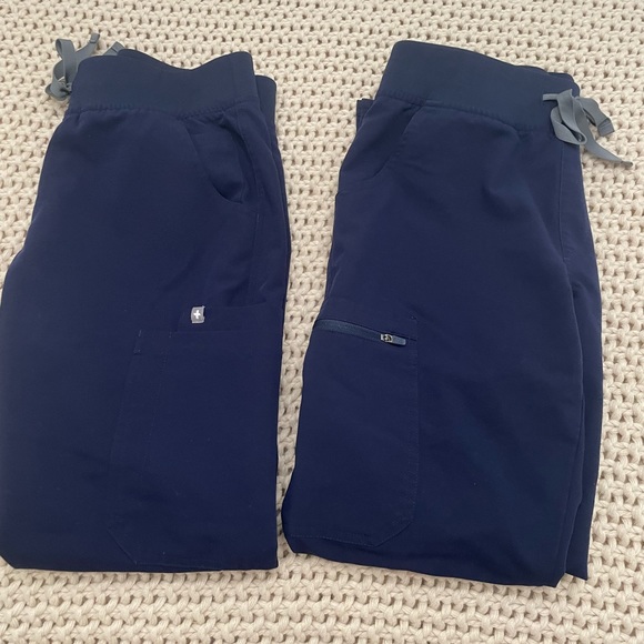 2 pairs of Figs Yola Skinny Scrub Pants in Navy size XSP - Picture 8 of 8